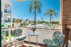 Sunny apartment with balcony & swimming pool by REMS